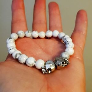New Double Skull Howlite Round Ball Stretchy Unisex Bracelet.